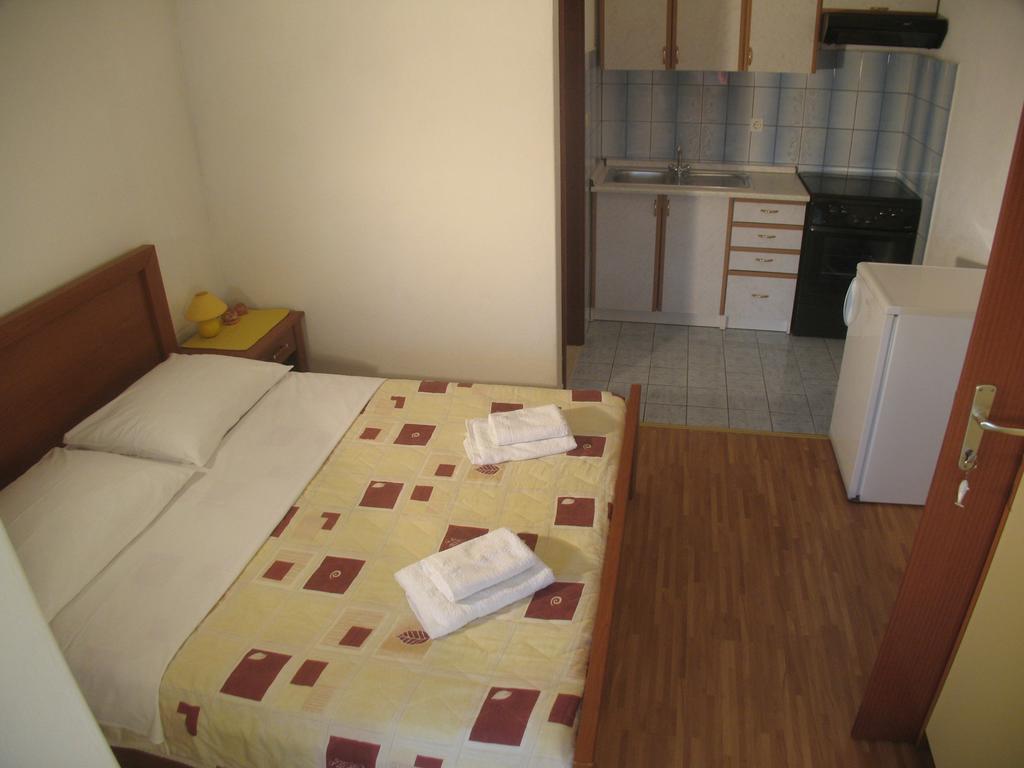 Apartments & Rooms Pierino Bol Exterior photo